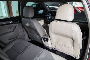 2017 Volkswagen Golf Alltrack SE Wagon thumbnail